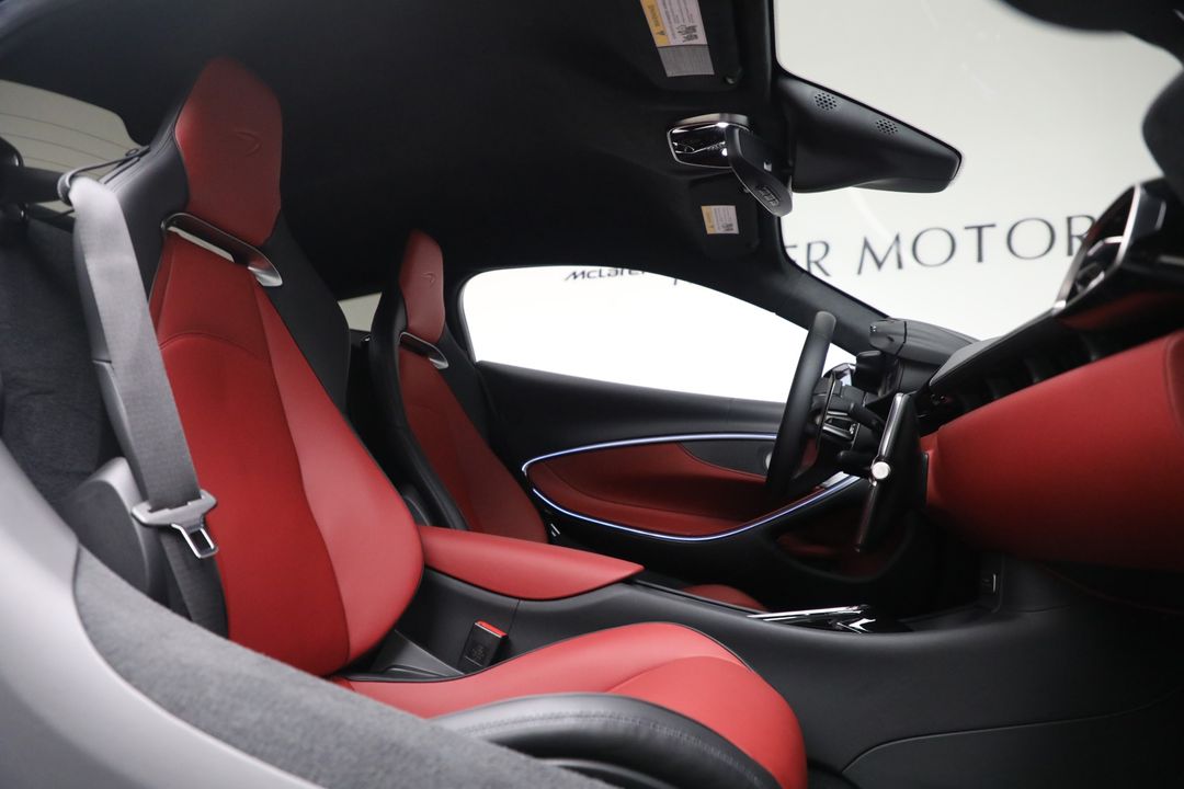 2023 McLaren Artura