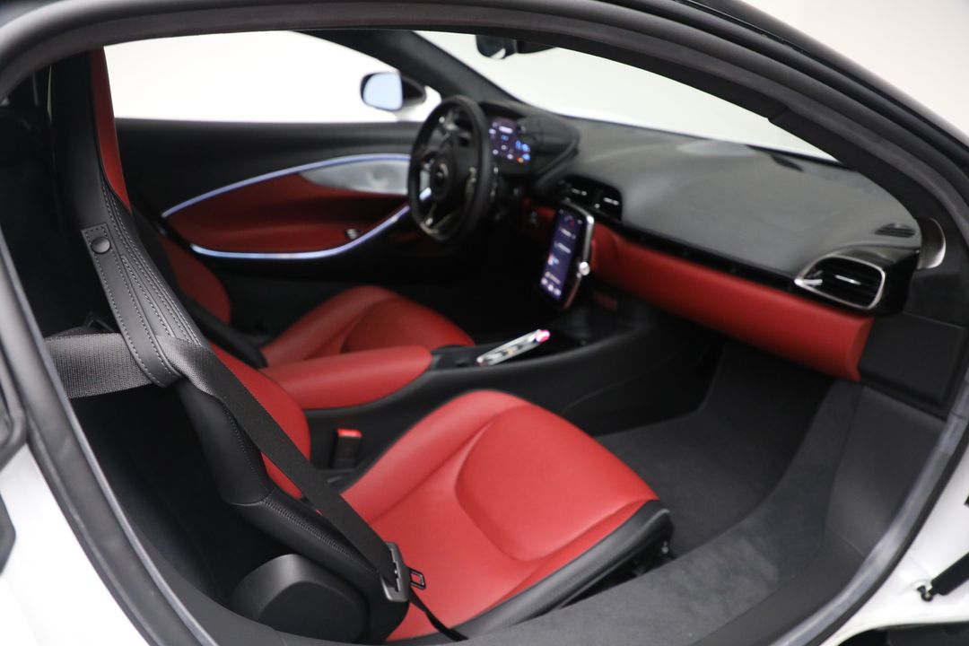 2023 McLaren Artura