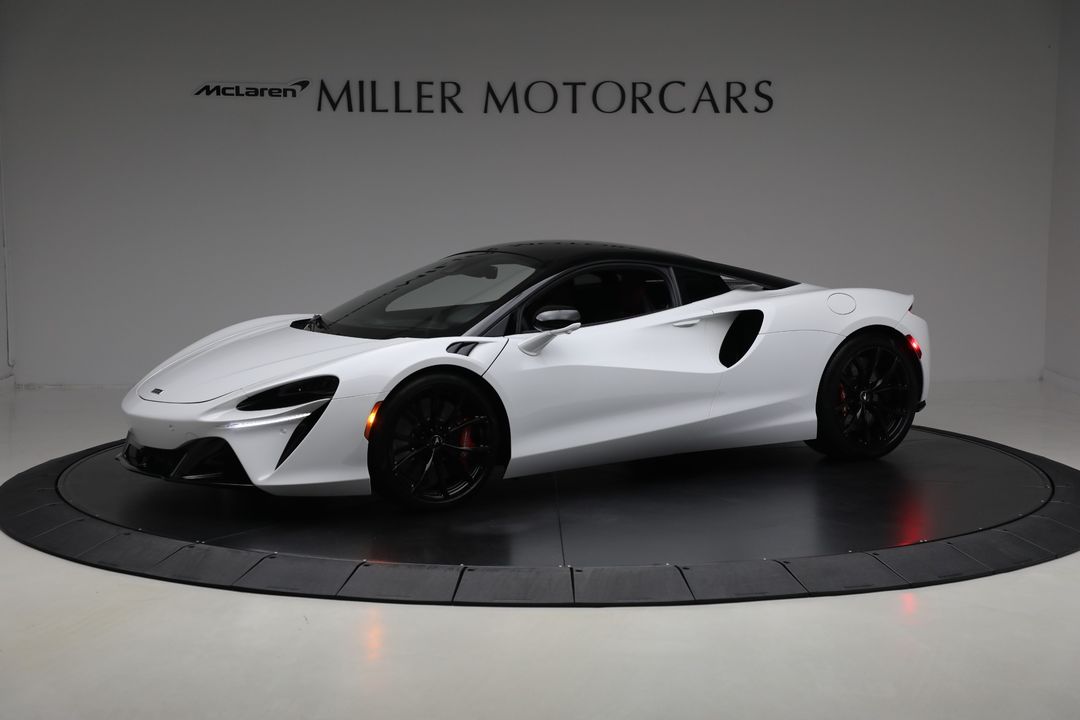 2023 McLaren Artura