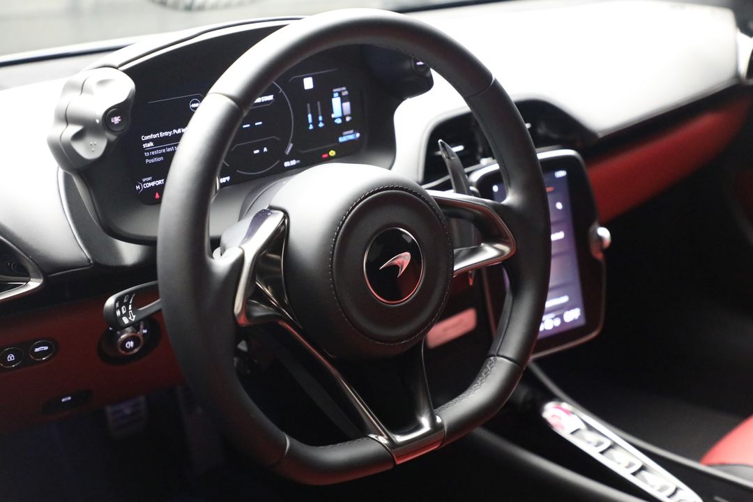 2023 McLaren Artura