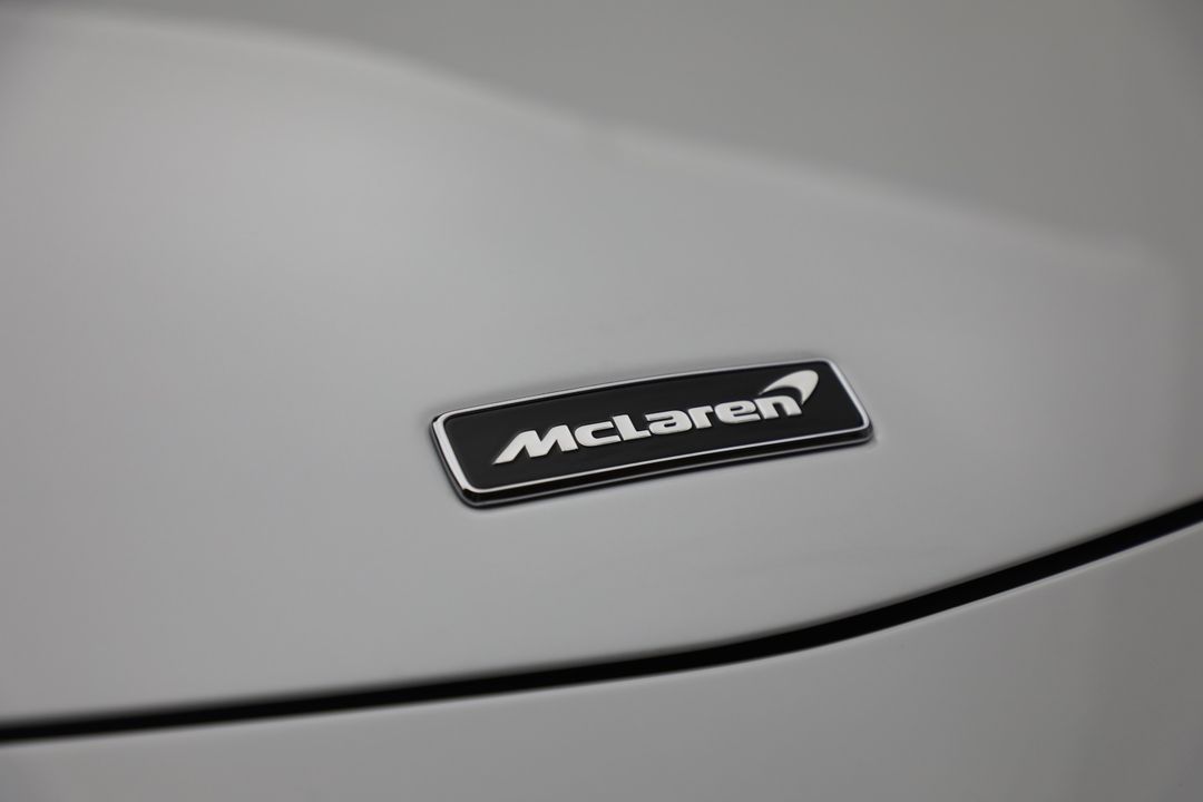 2023 McLaren Artura