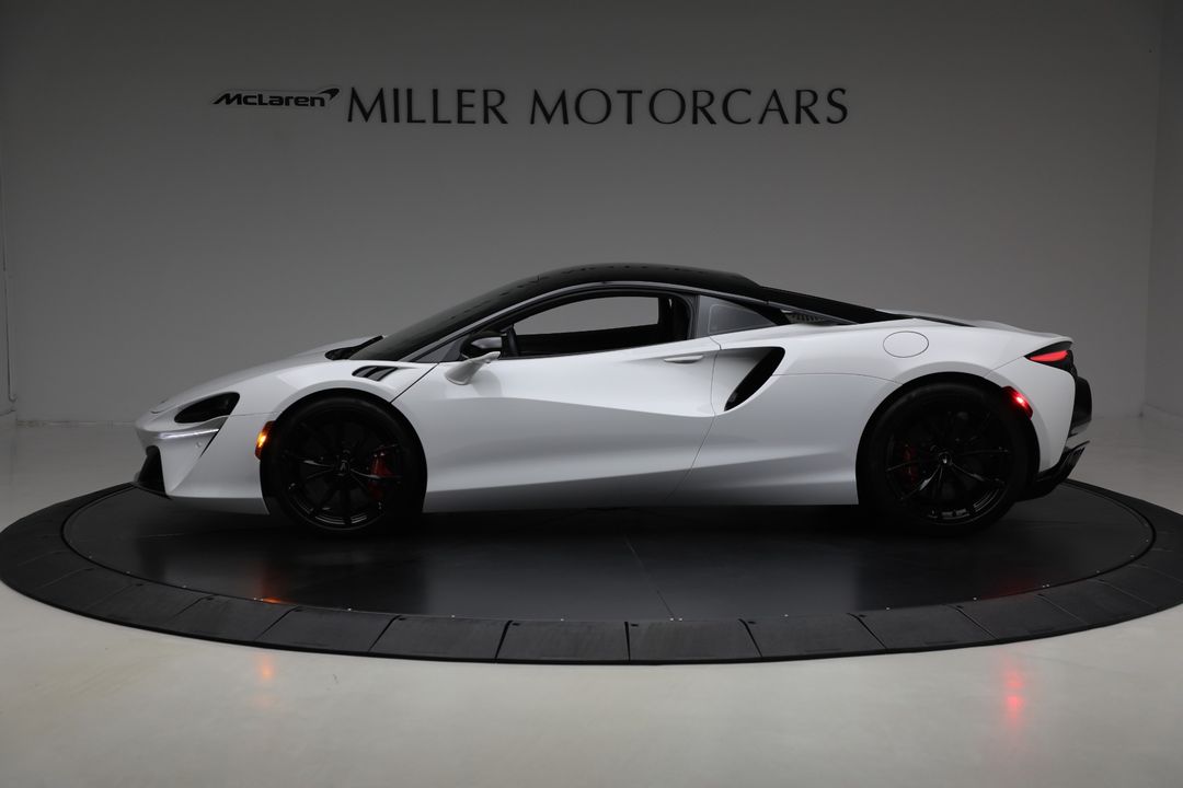 2023 McLaren Artura