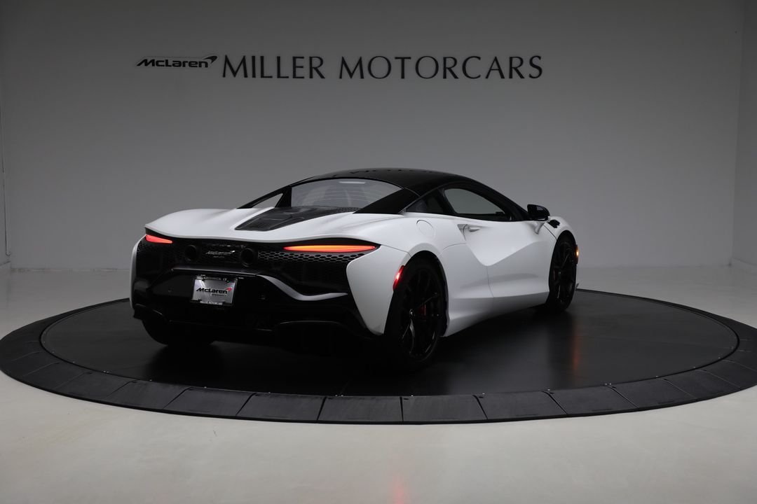 2023 McLaren Artura