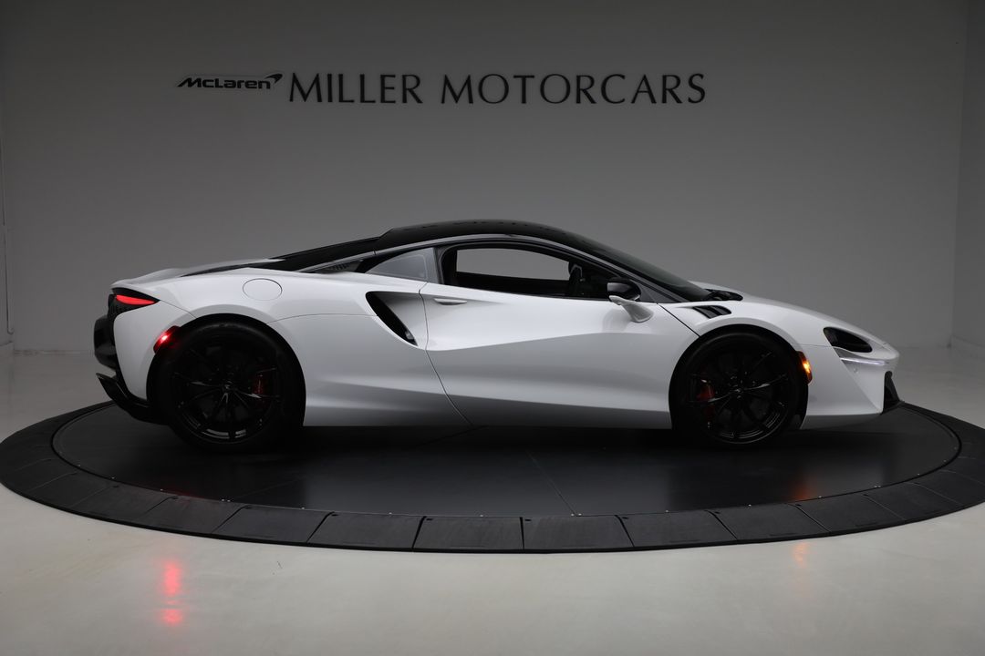 2023 McLaren Artura