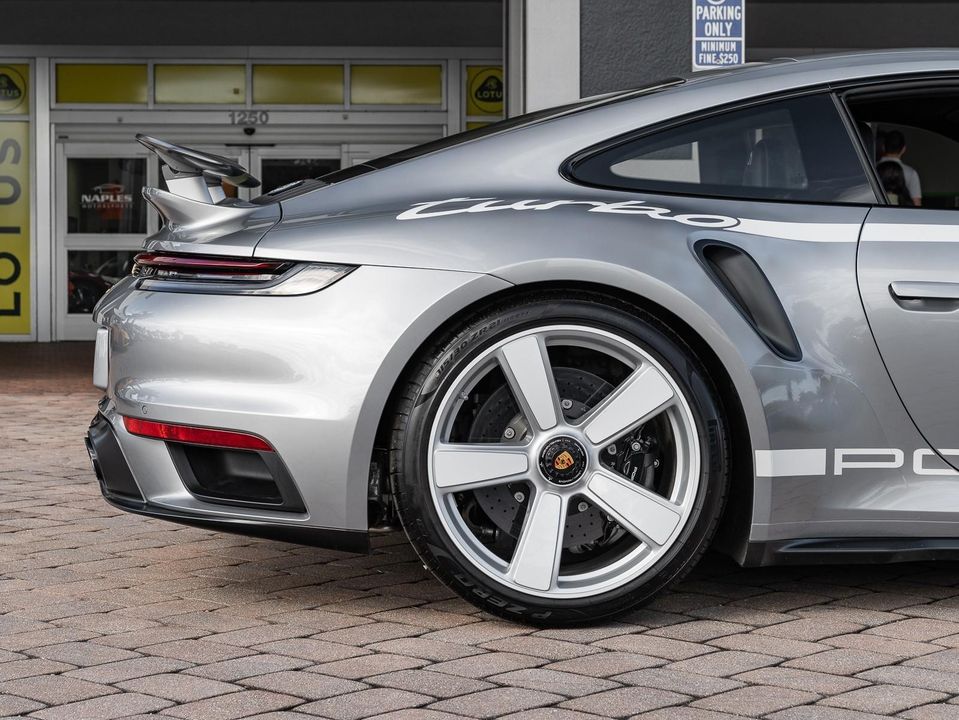 2025 Porsche 911