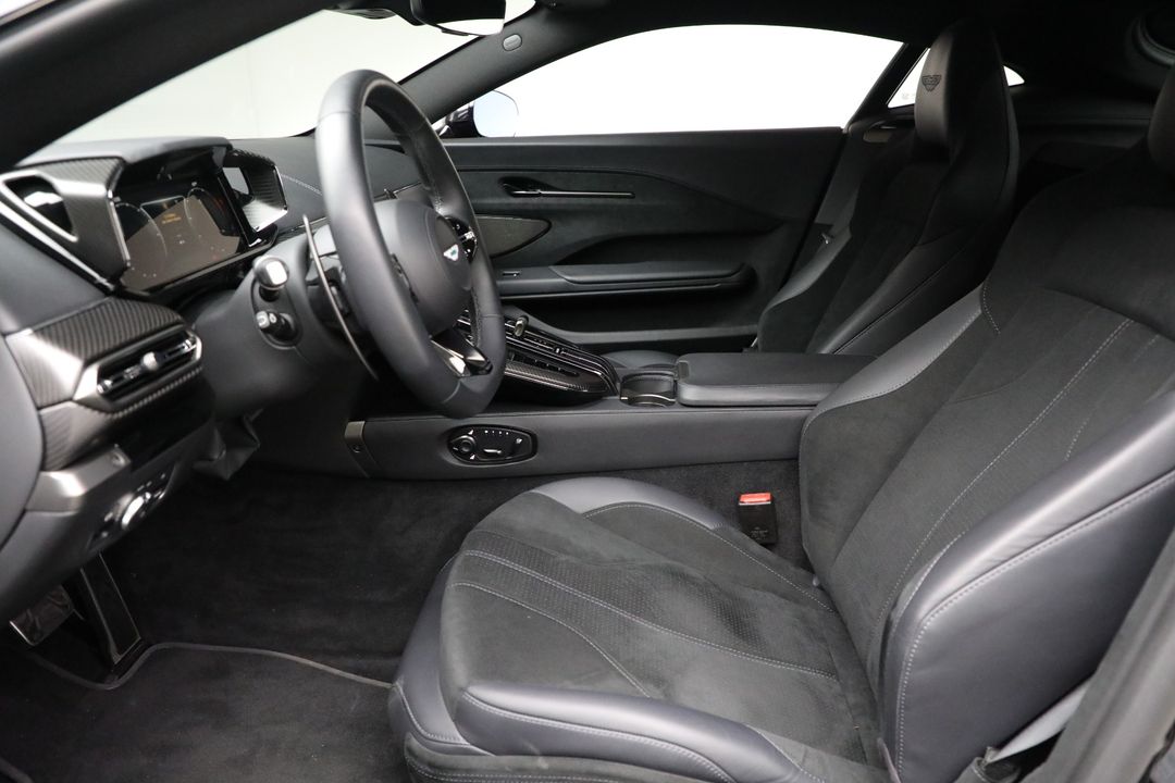 2025 Aston Martin Vantage