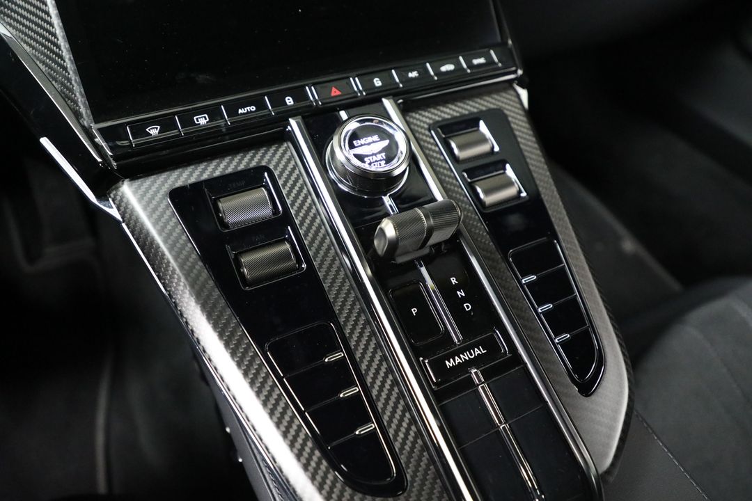 2025 Aston Martin Vantage