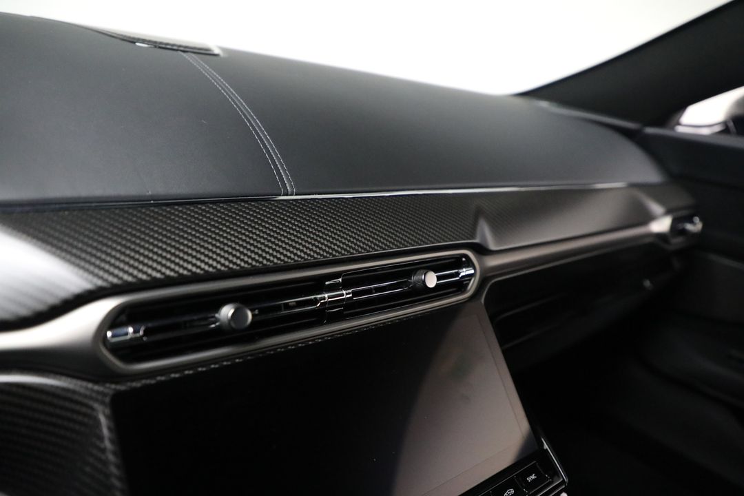 2025 Aston Martin Vantage