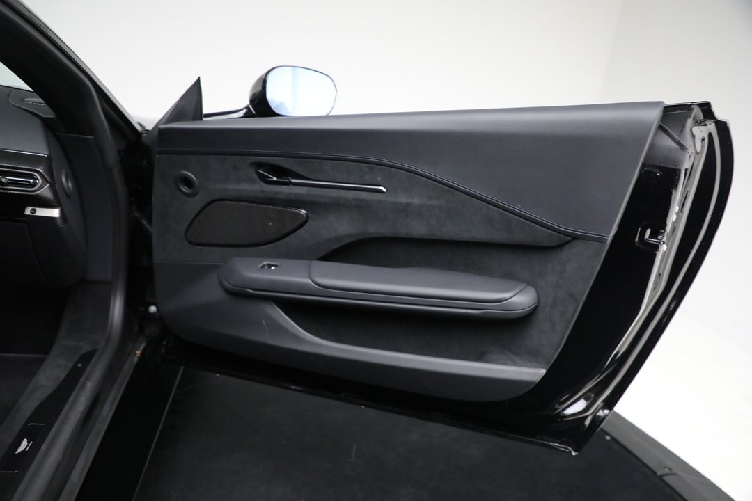 2025 Aston Martin Vantage