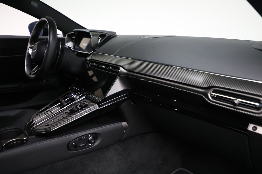 2025 Aston Martin Vantage