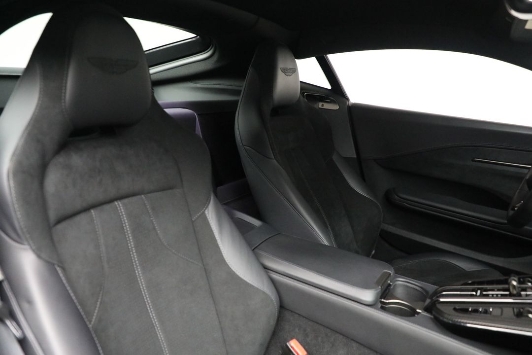 2025 Aston Martin Vantage