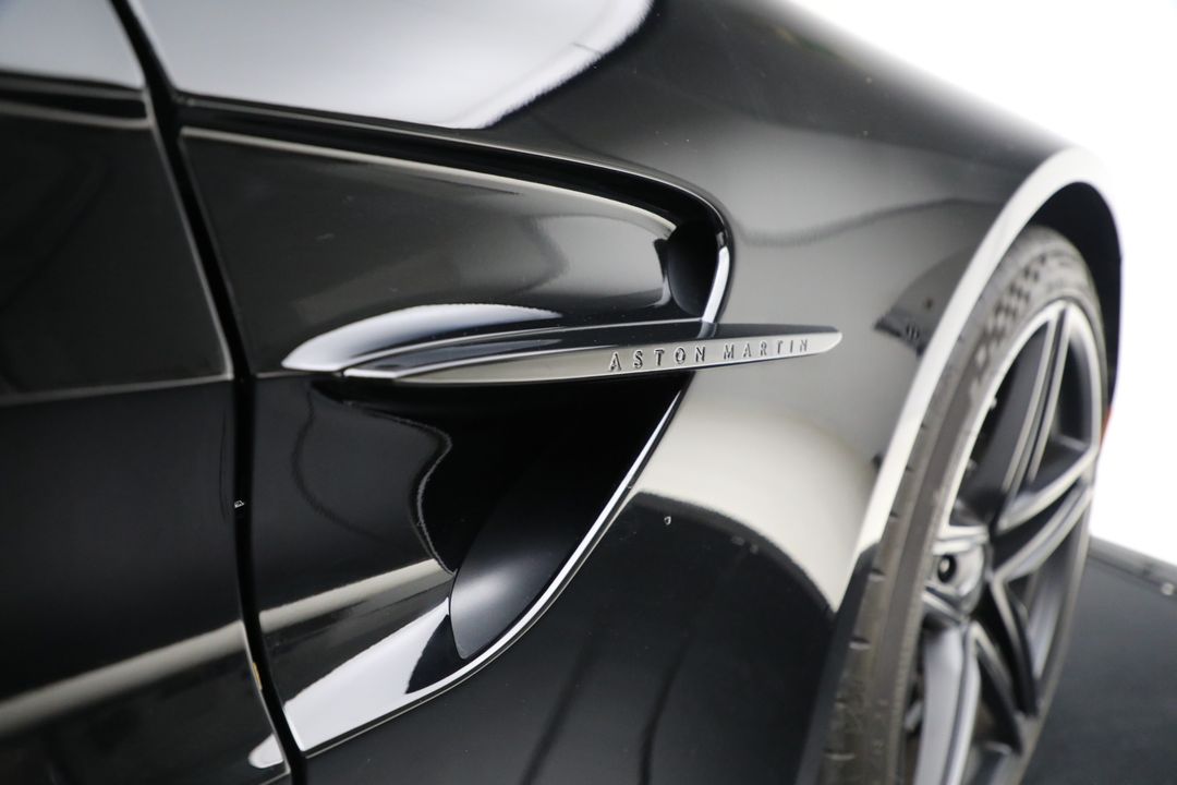 2025 Aston Martin Vantage