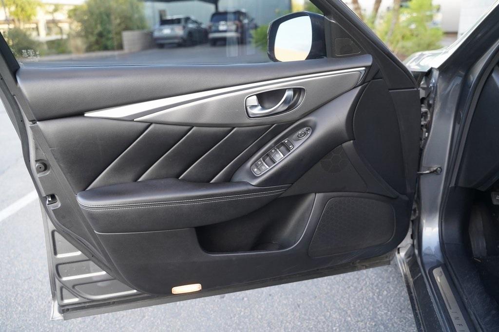 2015 INFINITI Q50