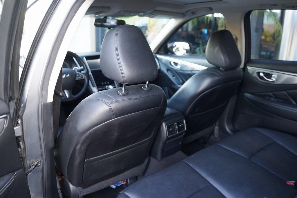 2015 INFINITI Q50