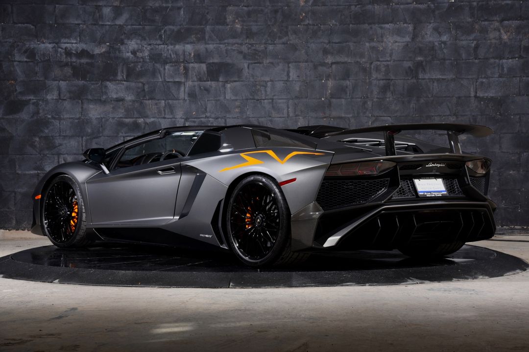 2017 Lamborghini Aventador