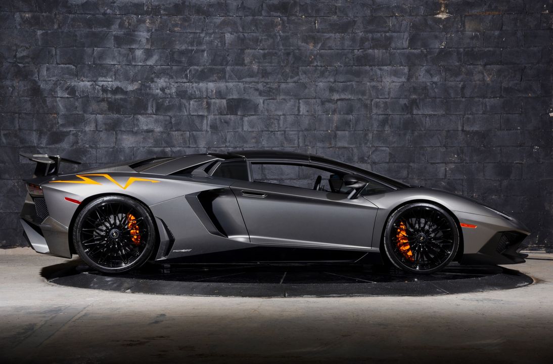 2017 Lamborghini Aventador