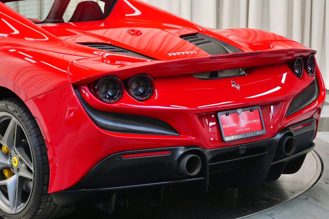 2022 Ferrari F8