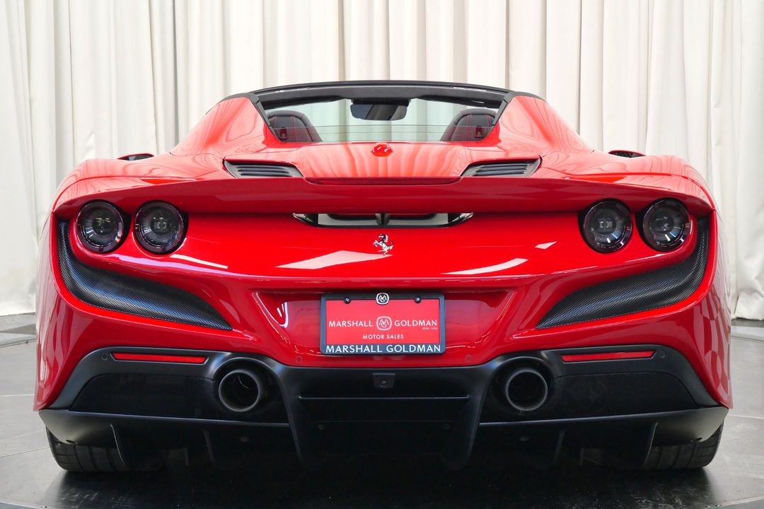 2022 Ferrari F8