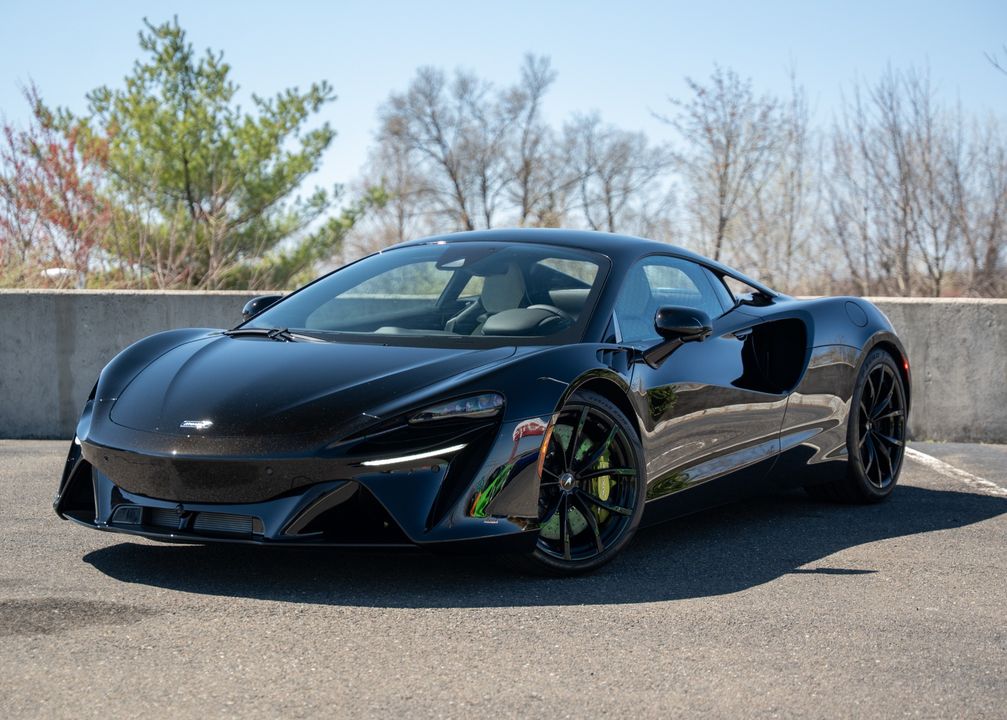 2025 McLaren Artura