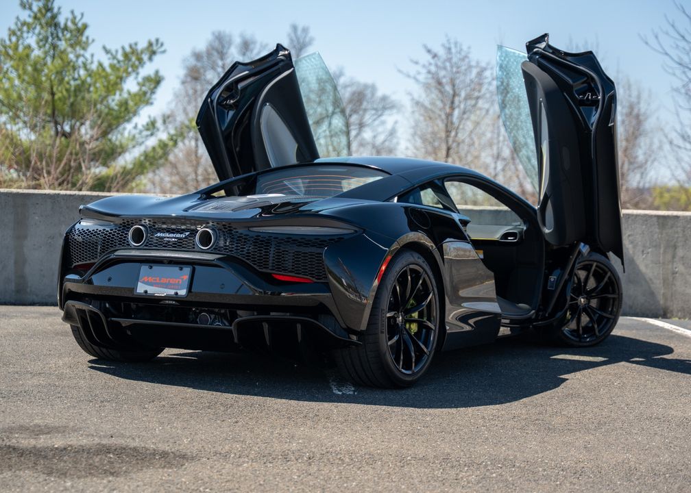 2025 McLaren Artura