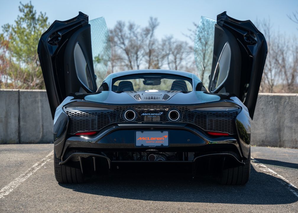 2025 McLaren Artura