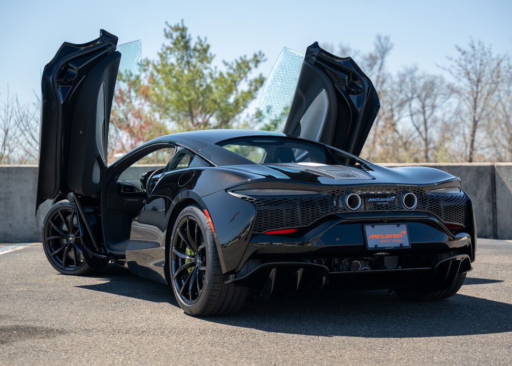 2025 McLaren Artura