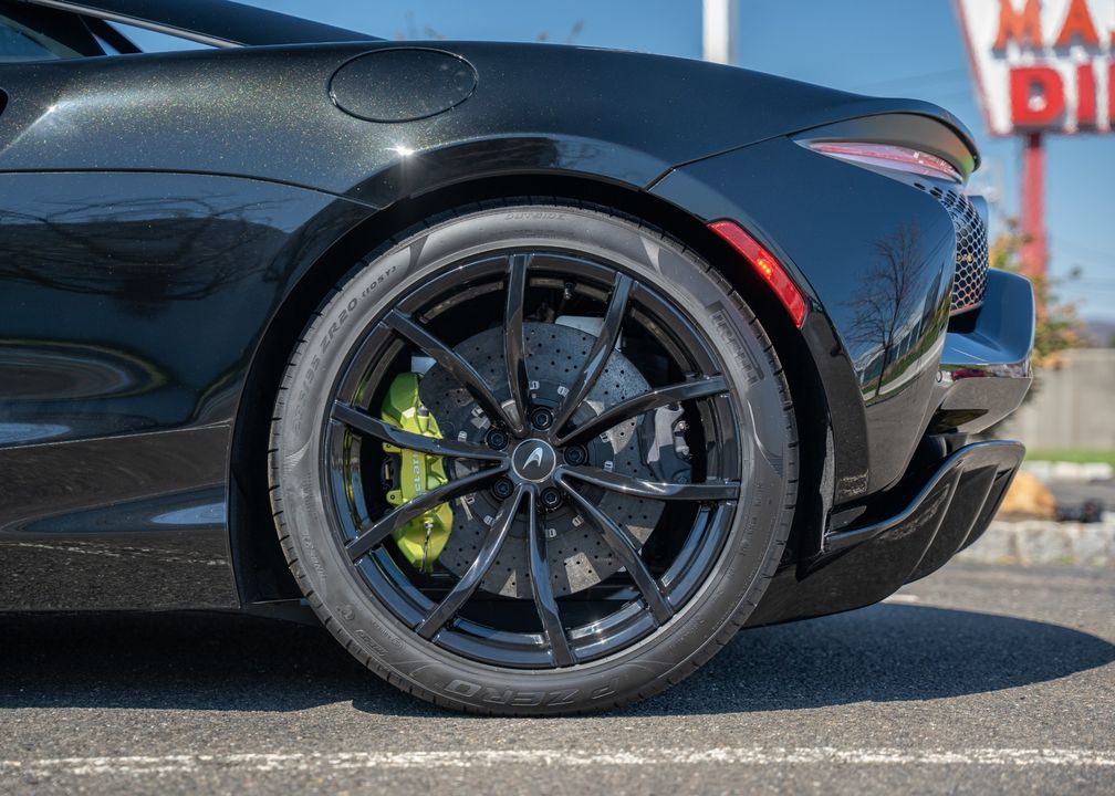 2025 McLaren Artura