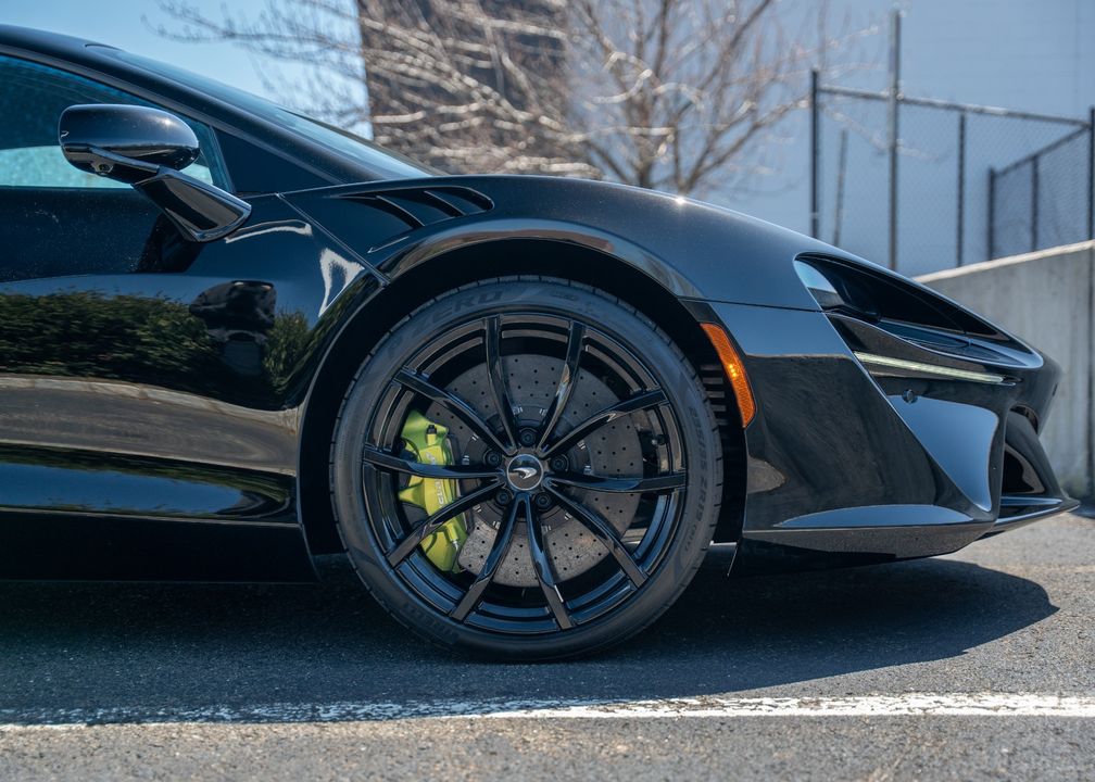 2025 McLaren Artura