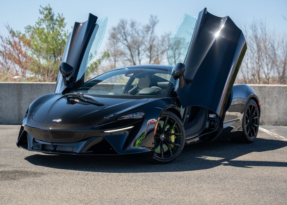 2025 McLaren Artura