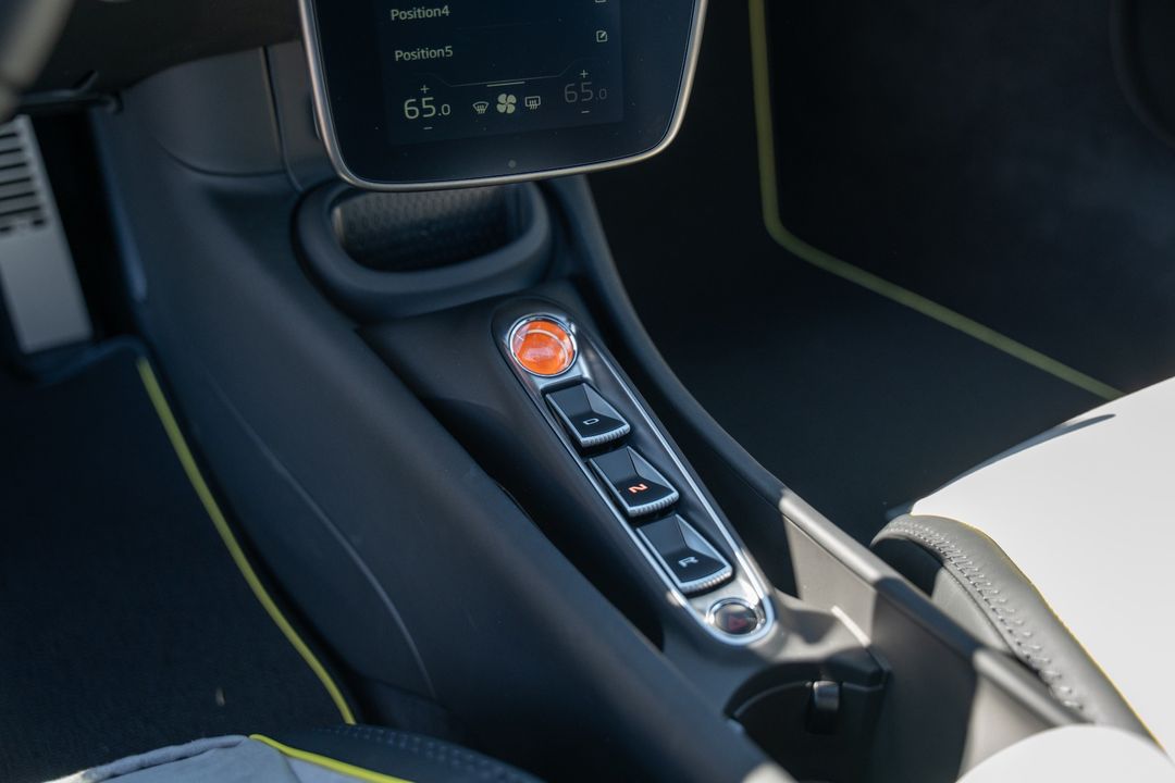 2025 McLaren Artura