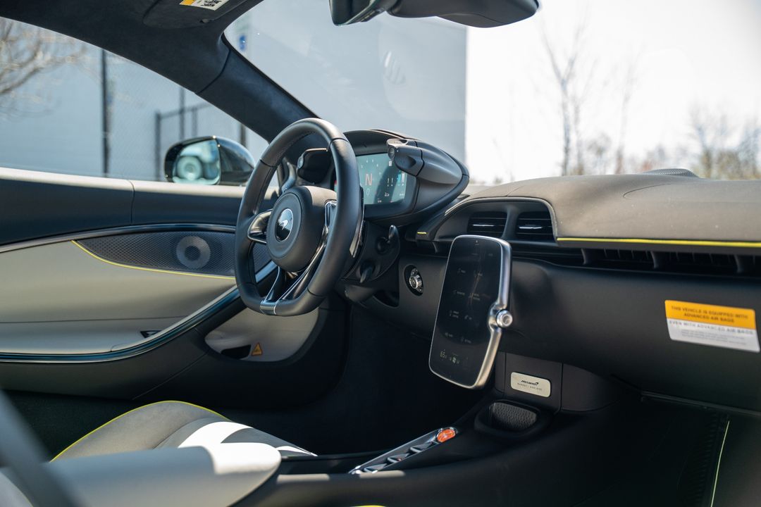 2025 McLaren Artura