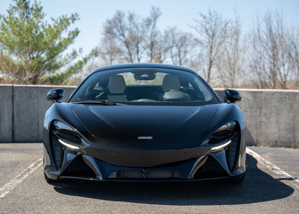 2025 McLaren Artura