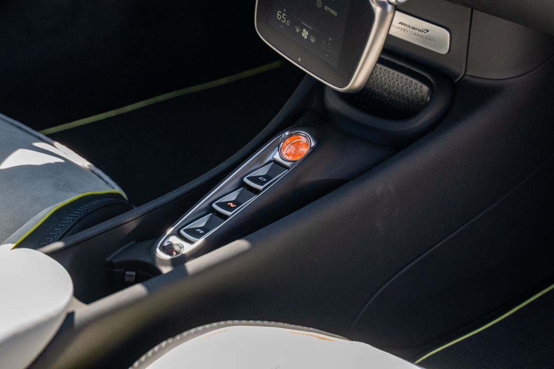 2025 McLaren Artura