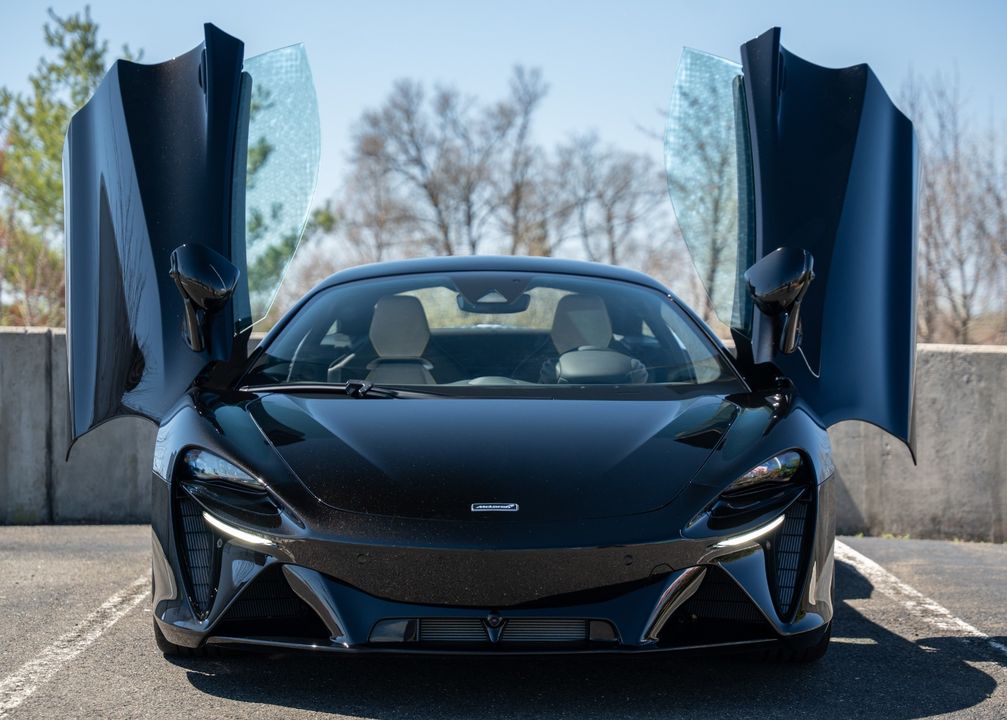 2025 McLaren Artura