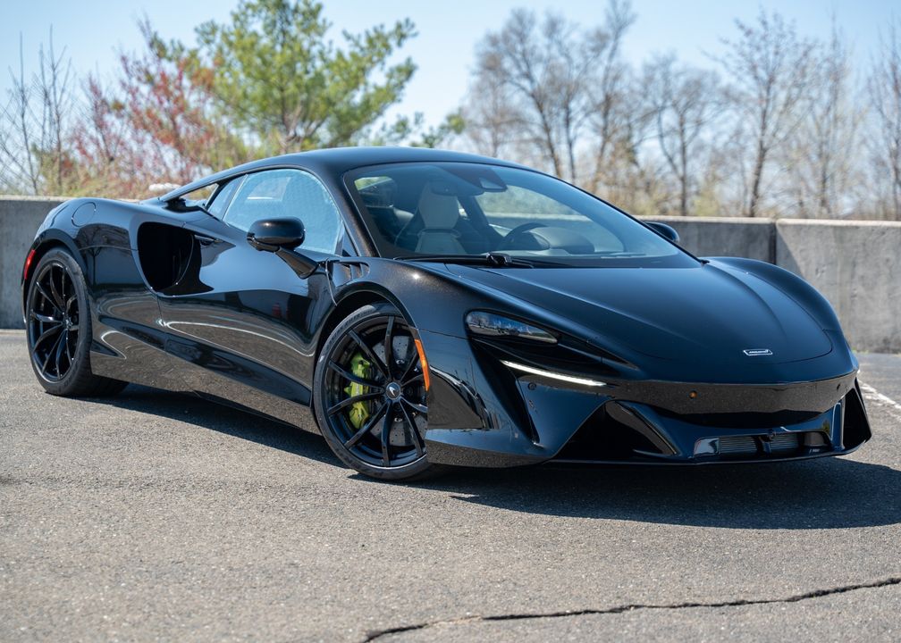 2025 McLaren Artura