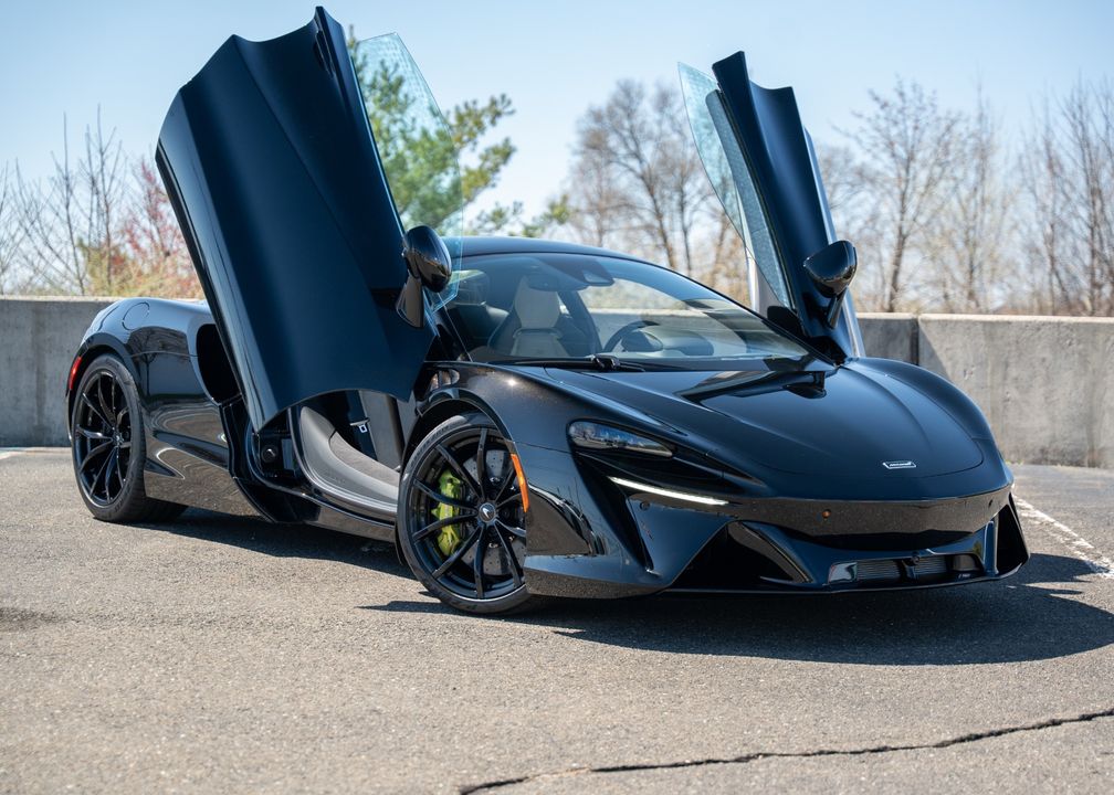2025 McLaren Artura