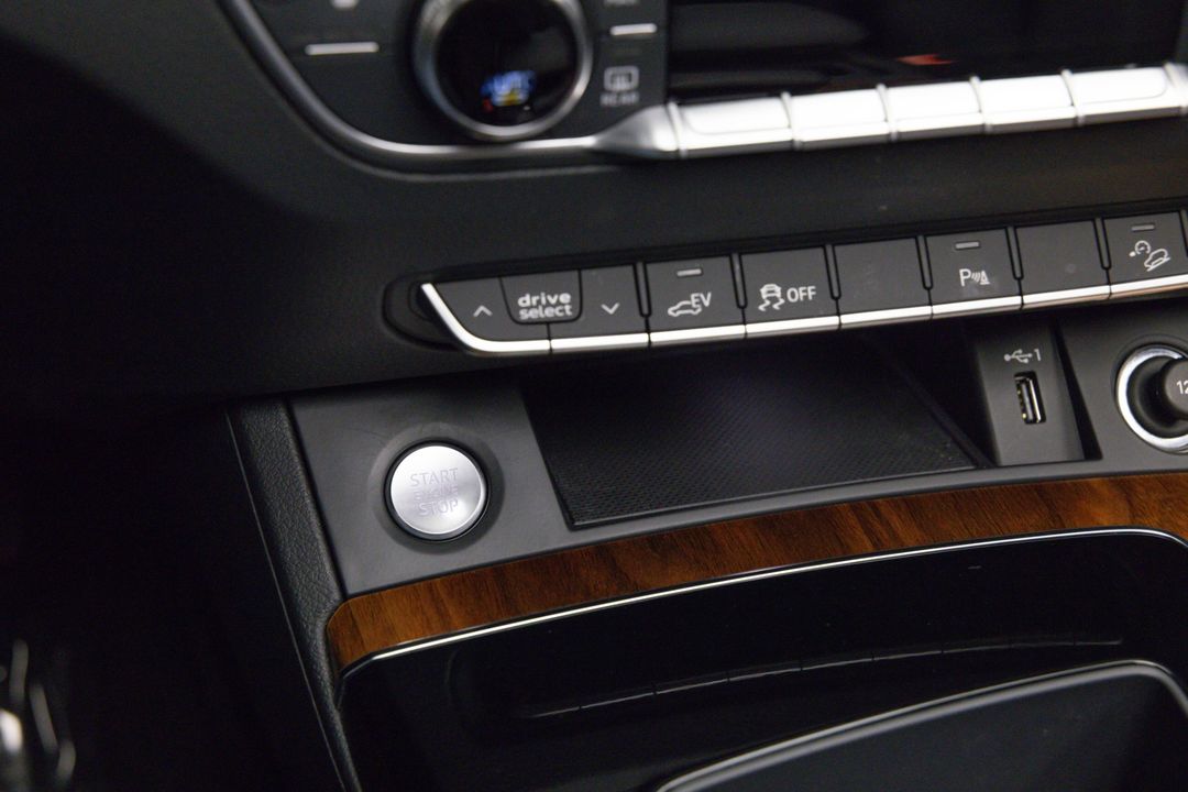 2021 Audi Q5 e quattro Premium 55 TFSI