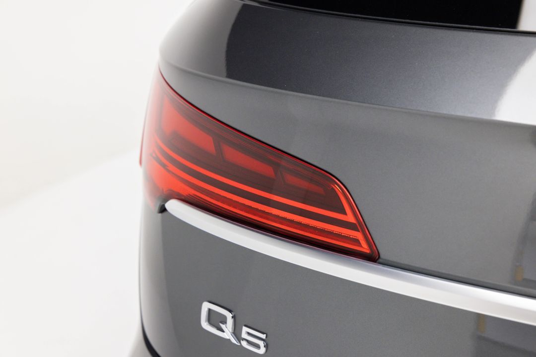 2021 Audi Q5 e quattro Premium 55 TFSI
