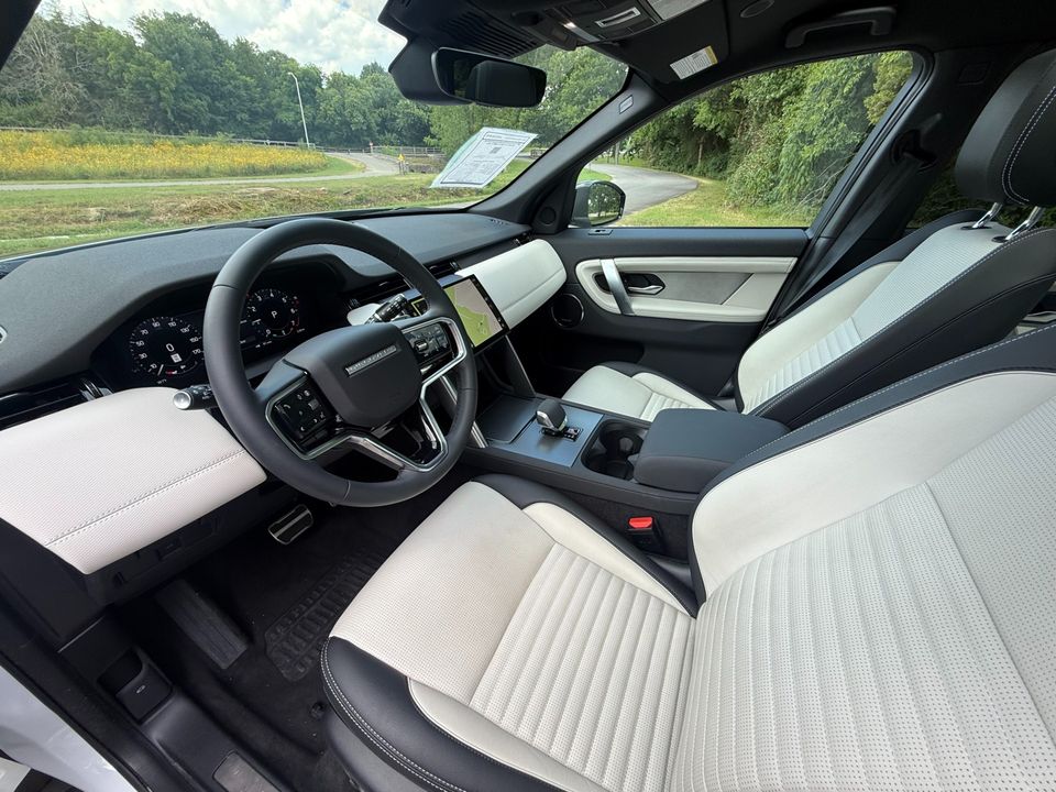 2024 Land Rover Discovery Sport