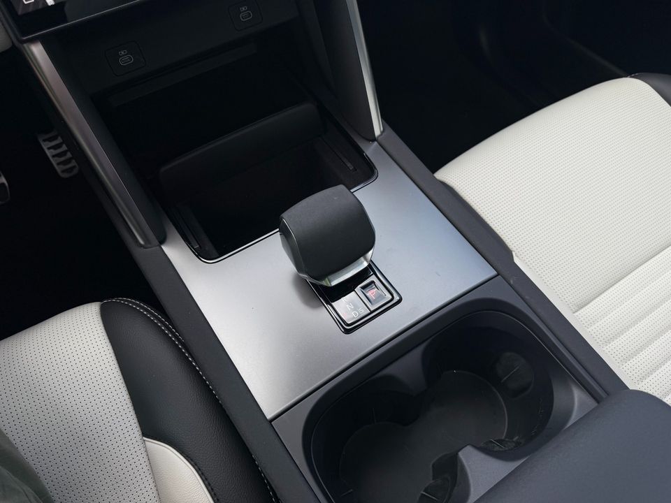 2024 Land Rover Discovery Sport