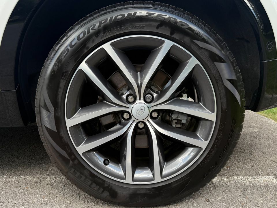 2024 Land Rover Discovery Sport