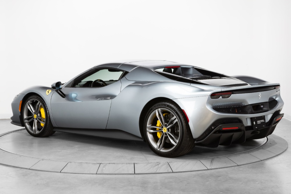 2024 Ferrari 296 GTS