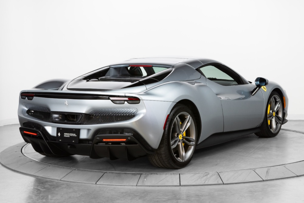 2024 Ferrari 296 GTS