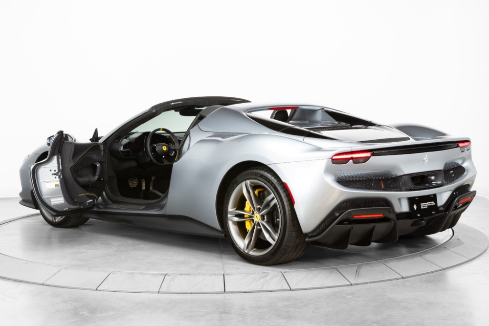 2024 Ferrari 296 GTS