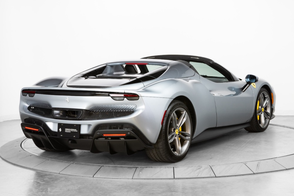 2024 Ferrari 296 GTS