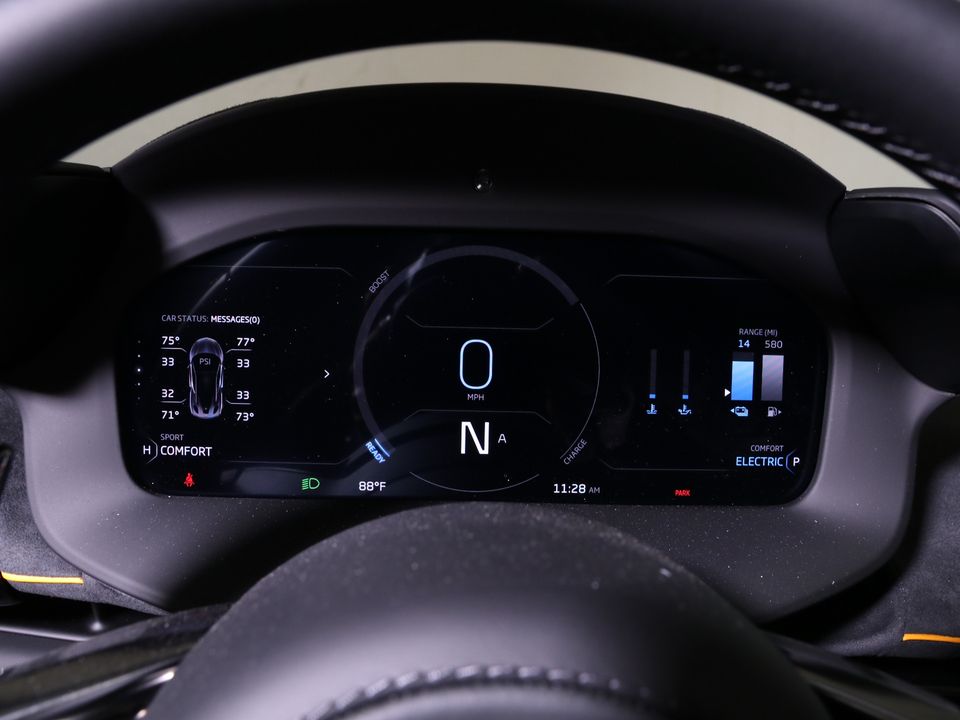 2025 McLaren Artura