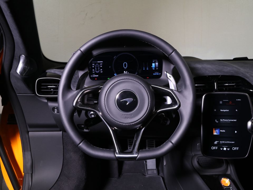 2025 McLaren Artura