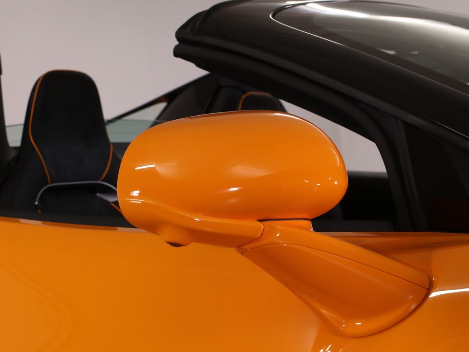 2025 McLaren Artura
