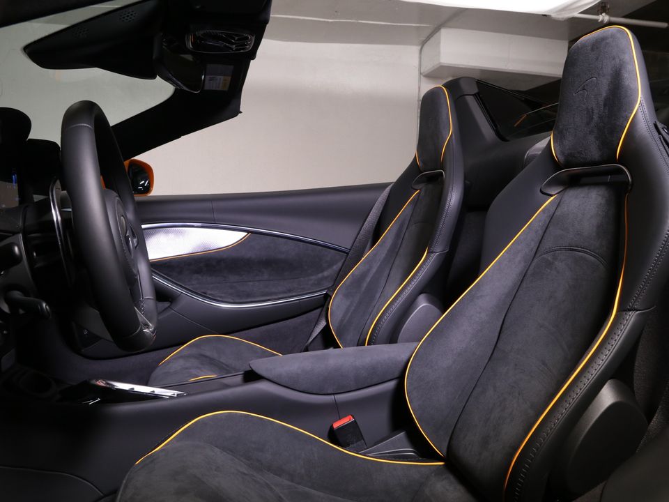 2025 McLaren Artura