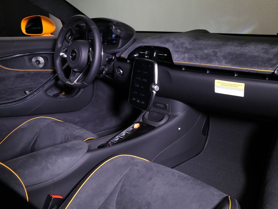 2025 McLaren Artura